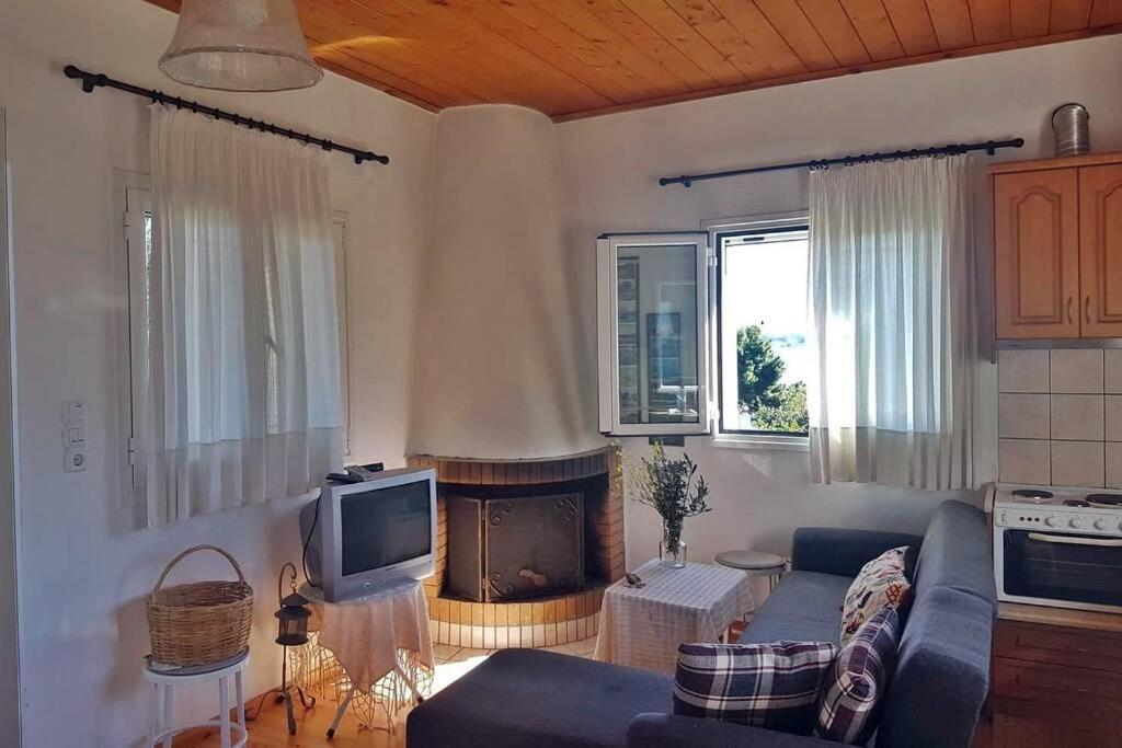 בית נופש Amazing Sea View-neos Pyrgos -evoia Greece *
